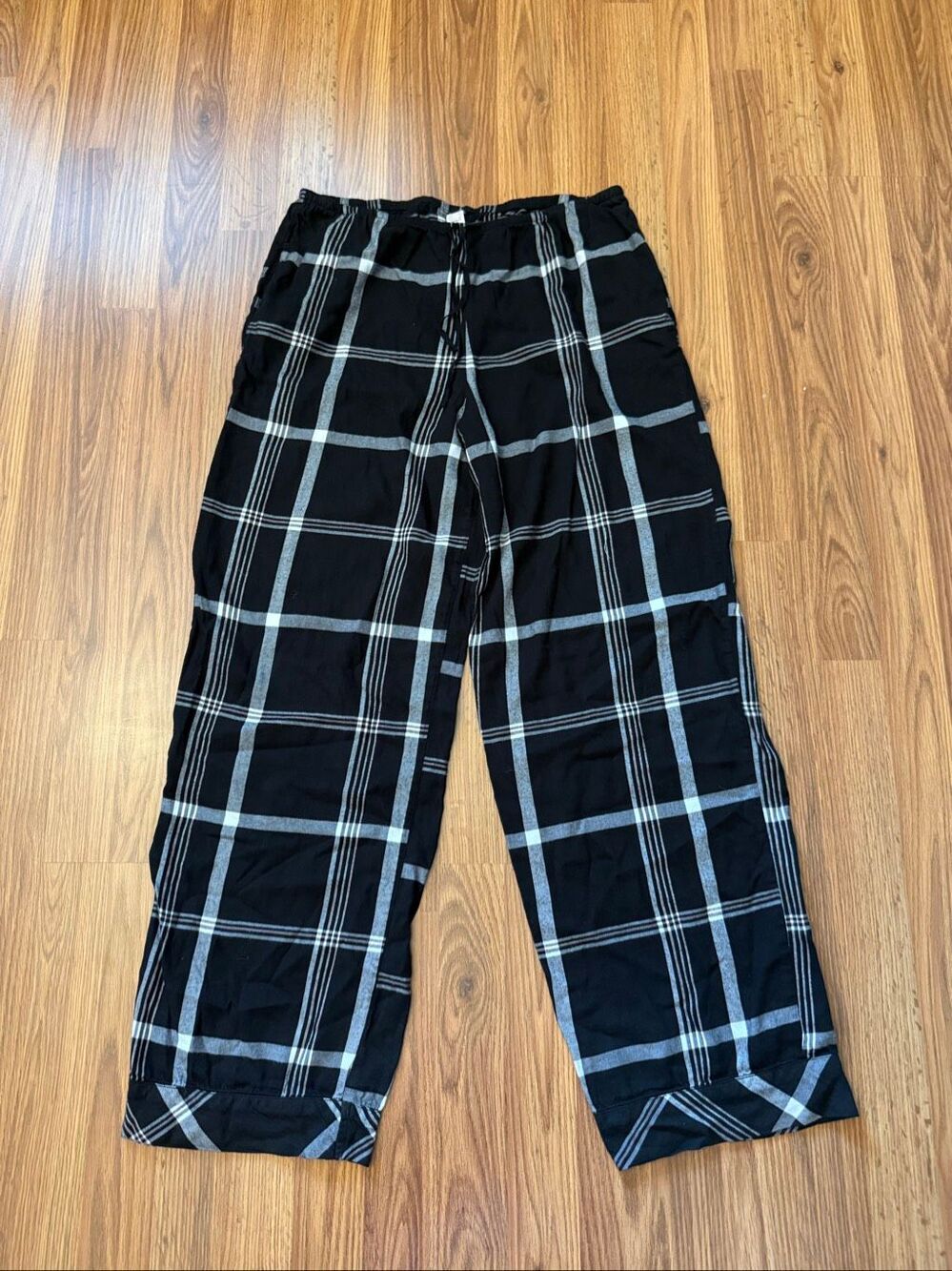 Victoria's Secret Women's Plaid Flannel Pajama Pants Black White Size Small